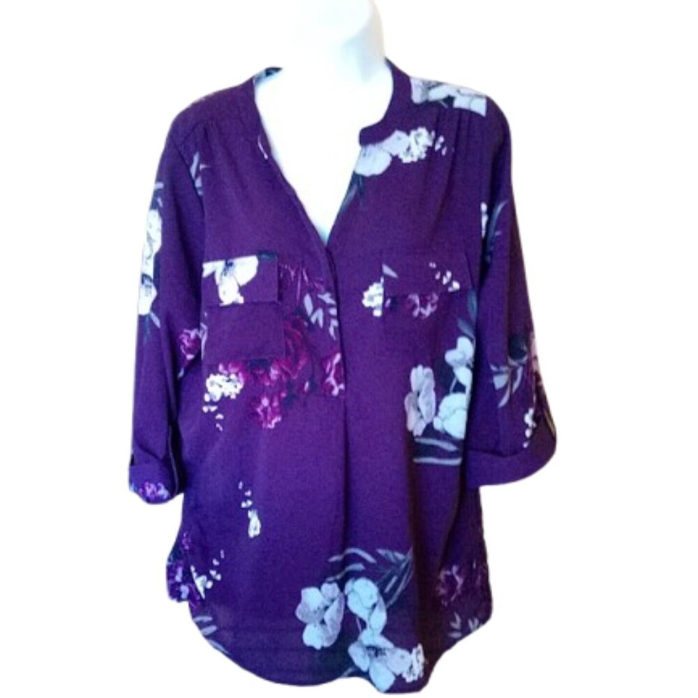 Purple and White Floral Blouse Top Size Large  but fits XL  ---